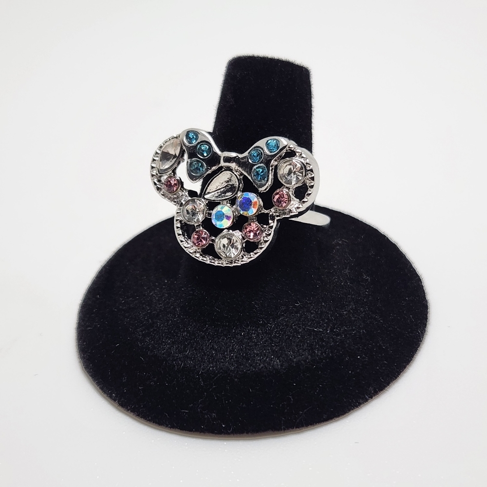 Selling what's shown (ring) The Quality also looks the same as shown.